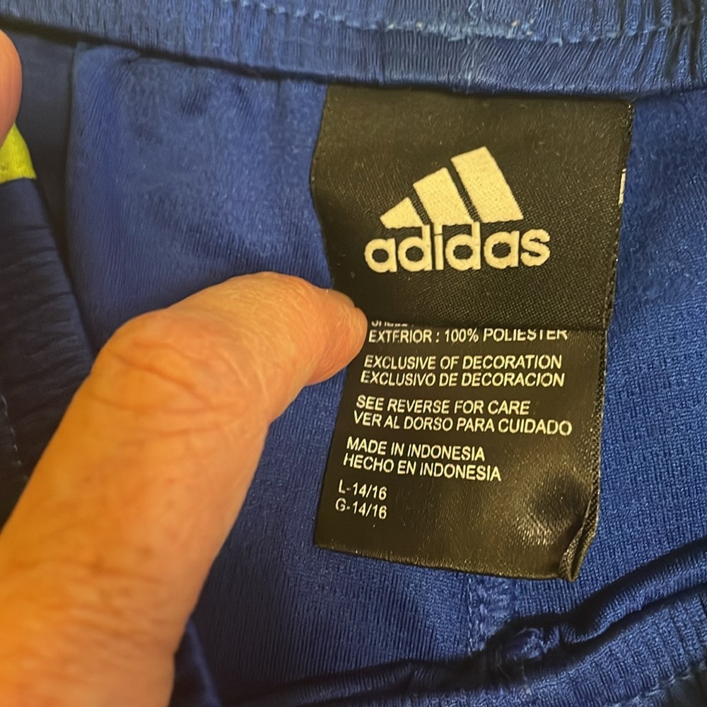 3 for $15 liquidation sale
Boys Adidas basketball shorts
Neon striped
Size 14-16 - Picture 3 of 4